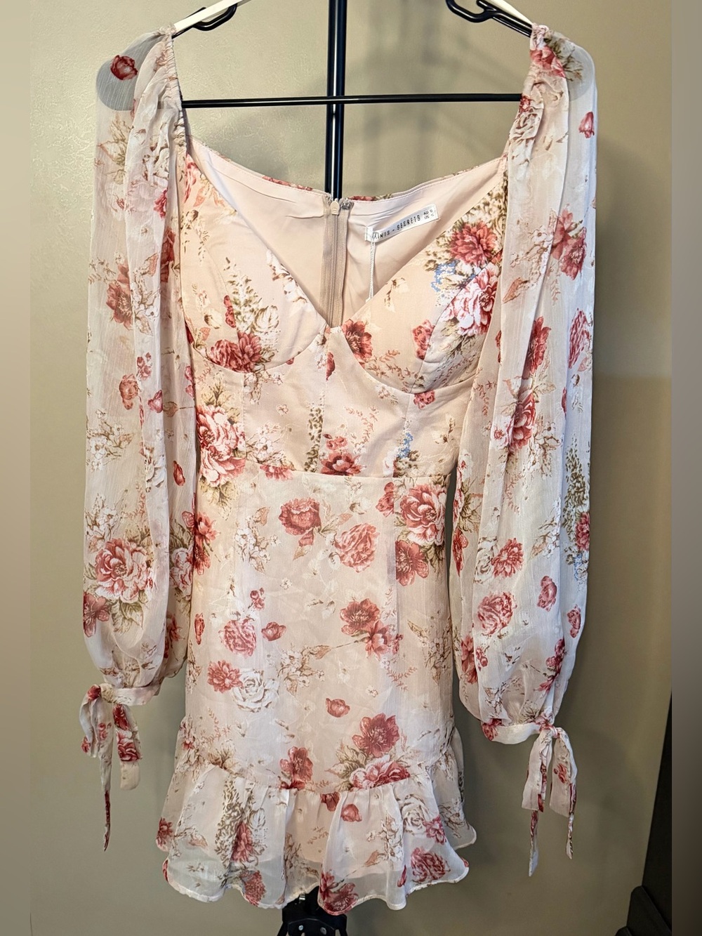 NWT Kentucky Derby Dress Floral Sweetheart Neckline Size Small